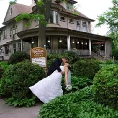 The Bennett-Curtis House